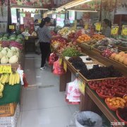 小区出入口处水果店铺低价转让