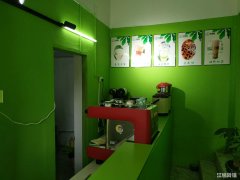 东郊路小学旁奶茶旺铺低价转让