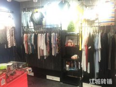 融汇二楼楼梯口好位置服装旺铺转让