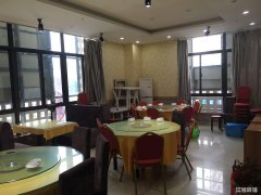 万春商业街前排餐饮旺铺转让