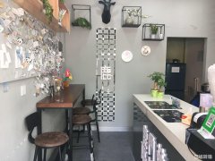 步行街中和路奶茶店转让（可空转）