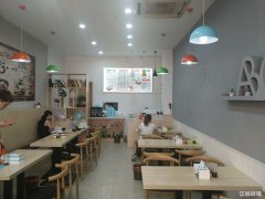 步行街繁华商圈餐饮旺铺低价转让
