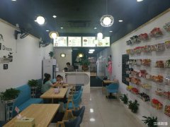 步行街繁华街道小吃旺铺低价转让