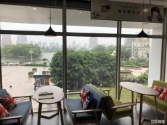 步行街世纪联华二楼奶茶旺铺转让可空转