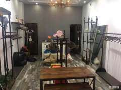 大桥商业街服装旺铺低价转让