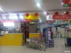 波波城乐购超市出入口处旺铺低价转让