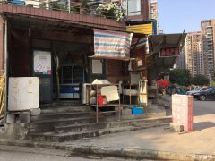 蓝湾半岛小区出入口老店转让