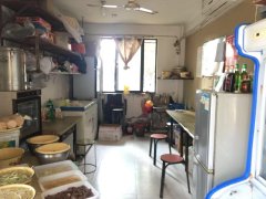 蓝湾半岛小区出入口老店转让