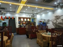 东方龙城新装修好生意餐饮旺铺低价转让