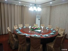 东方龙城新装修好生意餐饮旺铺低价转让