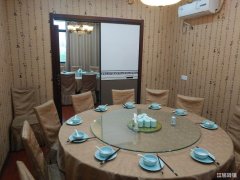 东方龙城新装修好生意餐饮旺铺低价转让