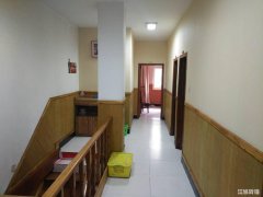 金域蓝湾旁小区餐饮旺铺低价转让