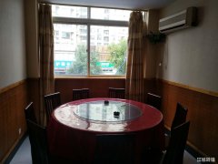 金域蓝湾旁小区餐饮旺铺低价转让