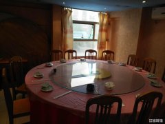 南瑞世纪联华超市旁十字路口餐饮旺铺低价转让