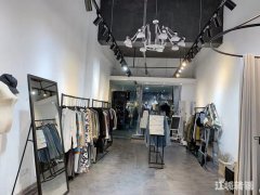 德胜广场好位置服装旺铺低价转让