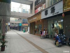 德胜广场A3服装旺铺低价转让可空转