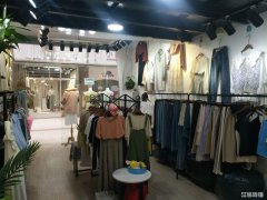 德胜广场A3服装旺铺低价转让可空转