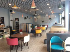 凤凰美食街黄金位置旺铺转让