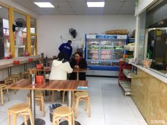 德盛广场二楼中心地段旺铺转让