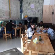 阳琴岛主干道超市大门口小吃彩票旺铺转让