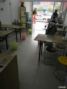 银湖小区站牌旁小吃旺铺低价转让