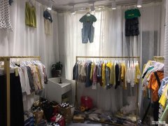 波尔卡小区大门口旺铺转让可空转