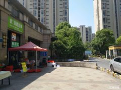 万科城南区门口生意好蔬果旺铺低价转让
