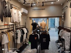 步行街旁服装旺铺低价转让