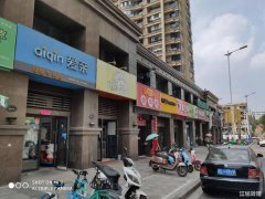 左岸小区口母婴用品旺铺低价整体转让