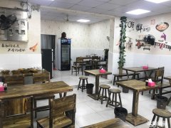 皖江学院大门口小吃旺铺转让