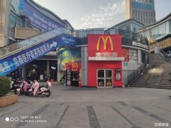 融汇东区二楼两开间服装旺铺低价转让