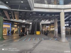 融汇东区二楼两开间服装旺铺低价转让