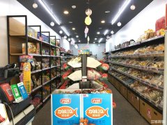 银湖小区主干道沿街零食店转让可空转
