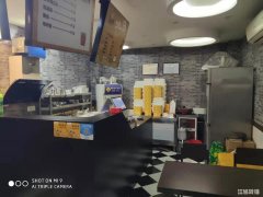 步行街旁小吃外卖旺铺低价转让