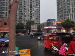 金域蓝湾出入口处旺铺空转可做其他行业
