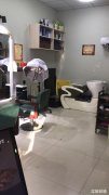 玲珑湾小区出入口美发旺铺转让