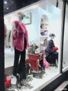 融汇一楼主干道服装旺铺低价转让可空转