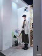 融汇一楼主干道服装旺铺低价转让可空转