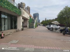 滨江商业街金色阳光旁精装修餐厅低价转让