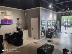 城市之光小区门口美发旺铺低价转让