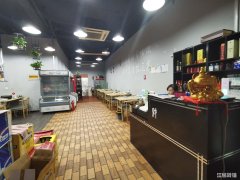 大学正对面餐饮旺铺转让可外摆