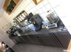 德盛广场主干道大门头转角旺铺转让