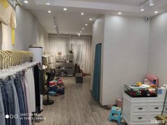 波波城商业街主干道服装旺铺低价转让