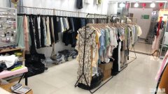 南翔A馆一楼中心位置服装旺铺低价转让
