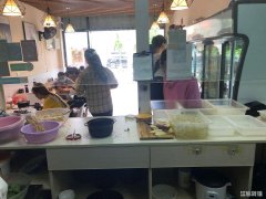 东方龙城小区学校旁旺铺转让