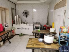 汉爵旁小区出入口小吃旺铺转让