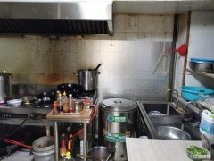 汉爵旁小区出入口小吃旺铺转让