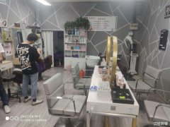 凤凰美食街主干道美发美甲旺铺低价转让可空转