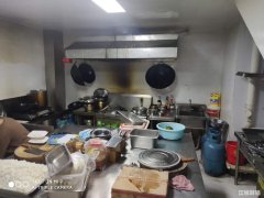 柏庄金街小吃旺铺低价转让可空转