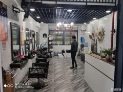 中央城学府壹号商业街美发旺铺低价转让